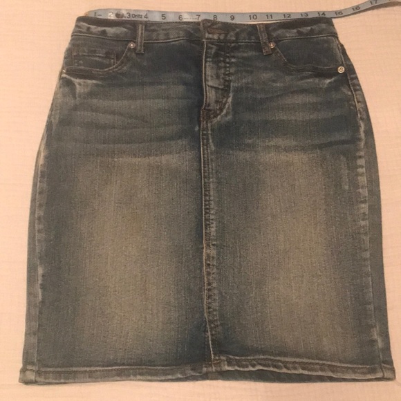 Denim skirt - Picture 1 of 4
